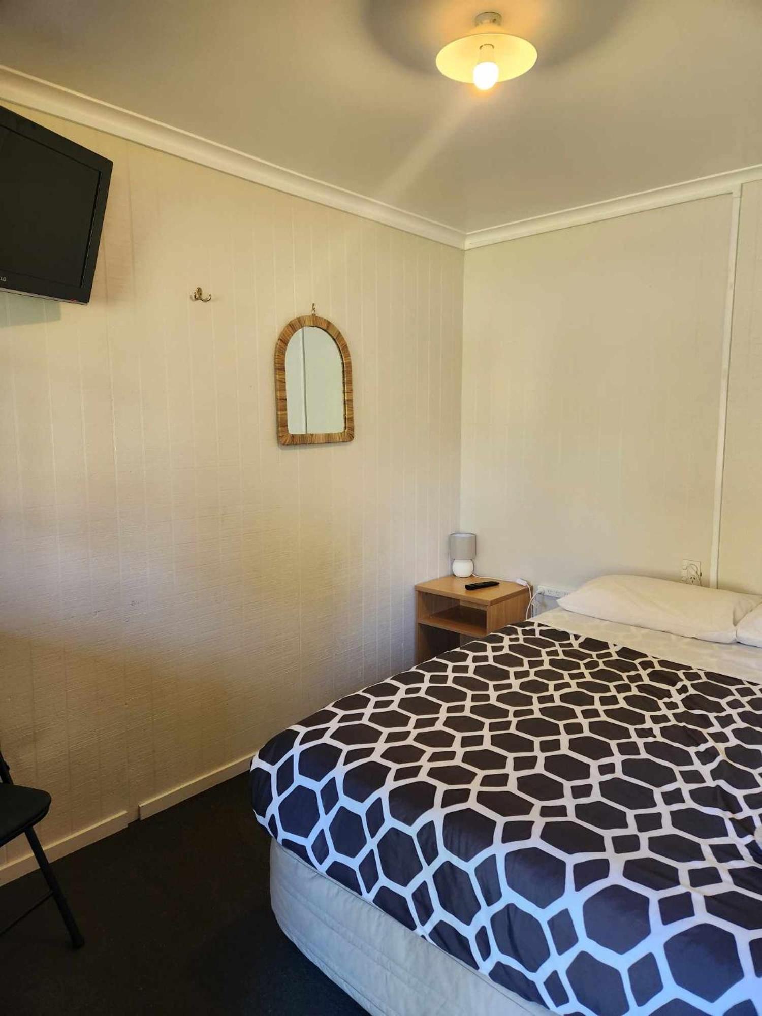 Halcombe Bulls Motel & Holiday Park מראה חיצוני תמונה